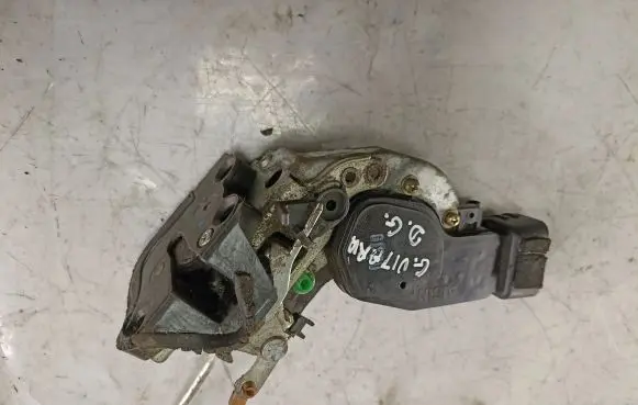 Suzuki Grand Vitara I Rear door lock