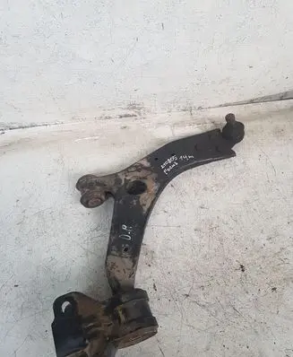 Ford Focus Front lower control arm/wishbone
