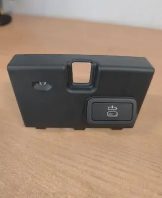 BMW 3 G20 G21 USB socket connector 6807232