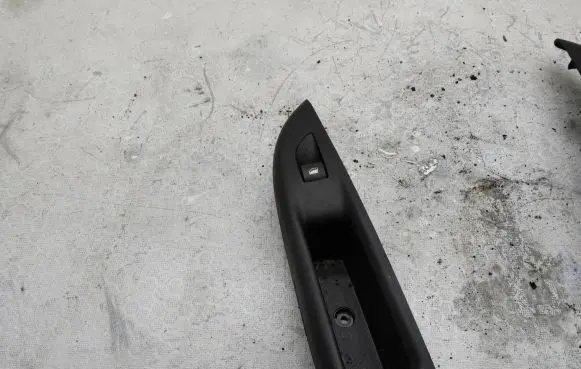 Opel Mokka B Rear door handle trim 9835154180 74959B23
