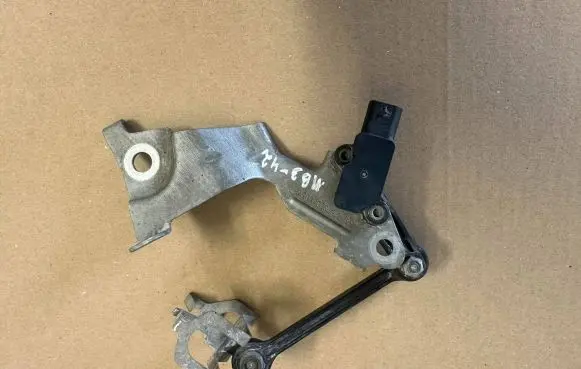 Mercedes-Benz GLE W167 Air suspension front height level sensor A0009059413 10172402193
