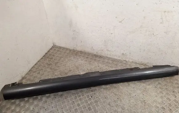 Toyota Avensis T250 Sill 7585105010