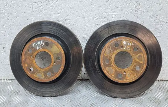 Toyota Avensis T270 Rear brake disc 4243105070