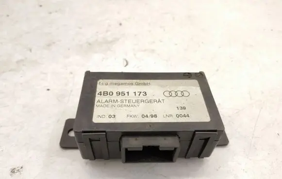 Audi A6 S6 C5 4B Cruise control relay 4B0951173