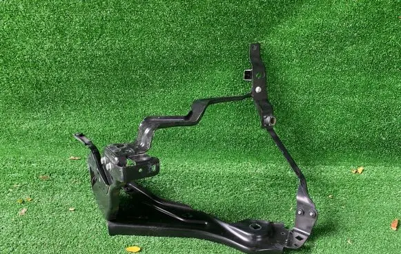 Mercedes-Benz C W205 Front bodywork piece 