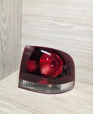 Volkswagen Touareg I Rear/tail lights 7L6945096R