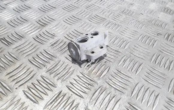Skoda Fabia Mk1 (6Y) Air conditioning (A/C) expansion valve 52268990