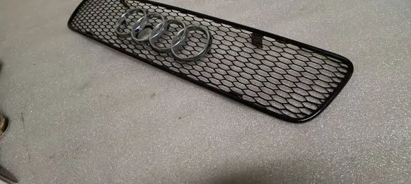 Audi A4 S4 B5 8D Front grill 