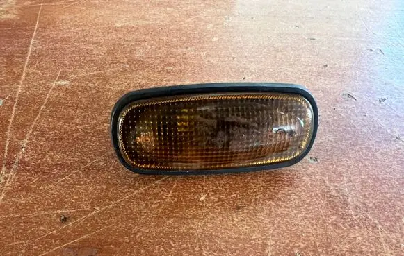 Land Rover Freelander Front fender indicator light