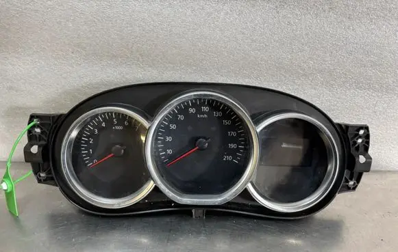 Speedometer (instrument cluster)