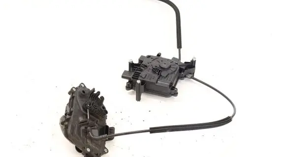 Volkswagen Caddy Rear door lock 7LA843603E5785353