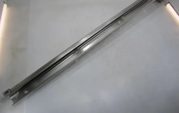 Volkswagen Caddy Sliding door middle rail 2K0843872L