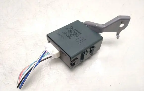 Toyota Yaris XP210 Door central lock control unit/module 8597052050 0515004341