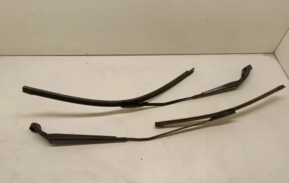 Audi A3 8Y Front wiper blade arm 8Y2955408 8Y2955407