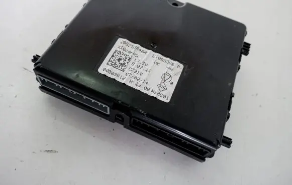Renault Zoe Air conditioner control unit module 285253846R