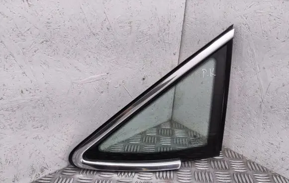 Volkswagen Touran III Front door window glass four-door E000199 43R011582