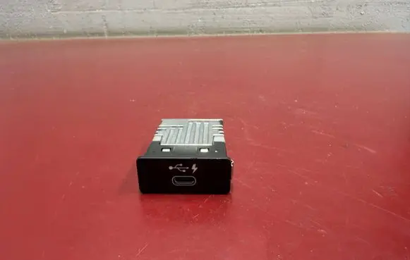 BMW X3 G01 USB socket connector 8711939 84108711939