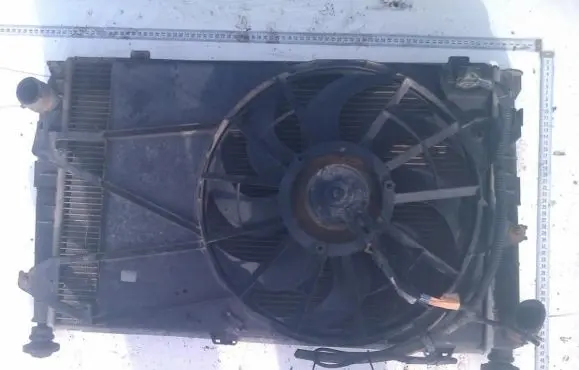 Ford Mondeo MK I Coolant radiator 93BB8C607