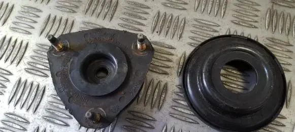 Coil spring mount