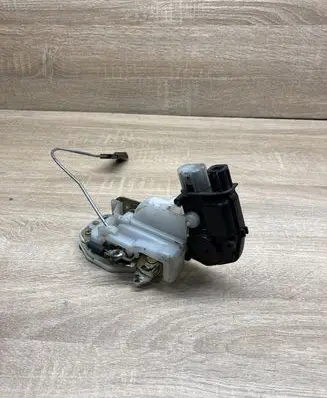 Honda HR-V Rear door lock LEFTSIDE