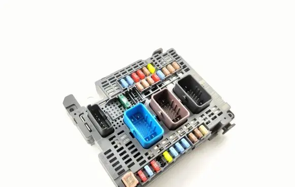Citroen DS5 Fuse module 9677987580