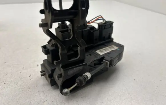 Hyundai Santa Fe Front door lock 813202B030