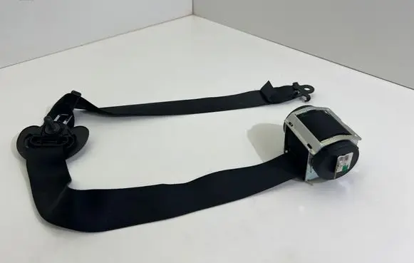 BMW 5 F10 F11 Front seatbelt 610126200B 120328