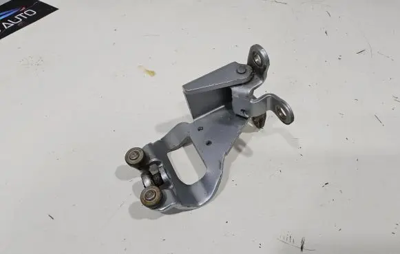Toyota Sienna XL30 III Sliding door upper top rail 