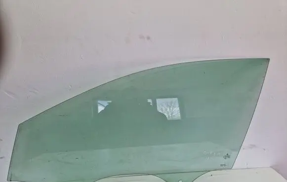 Volkswagen Golf VII Front door window glass four-door 5G4845201B