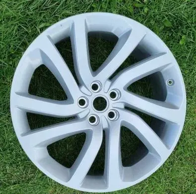 Land Rover Discovery 5 R22 alloy rim 