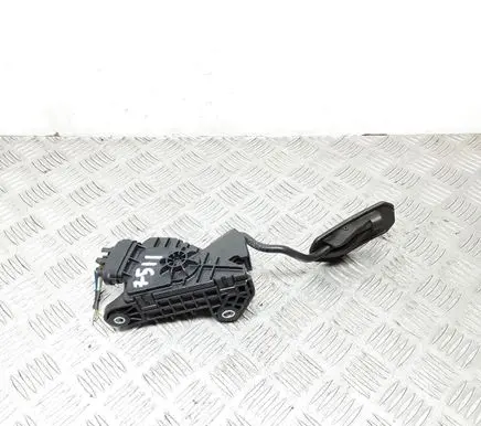 Toyota Prius (NHW20) Accelerator throttle pedal 7812047040 1988003120 08K181906A5