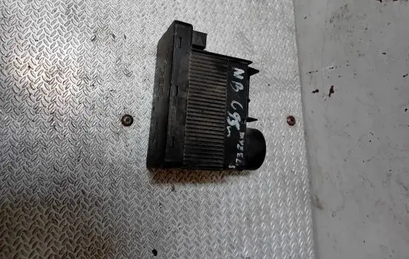 Mercedes-Benz C W202 Central locking vacuum pump 0132006331 2028000048