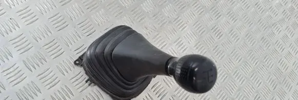 Ford Maverick Jacking socket point 