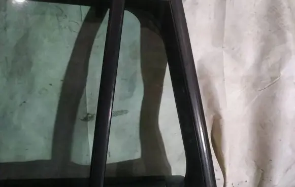 Citroen C4 Grand Picasso Rear vent window glass 