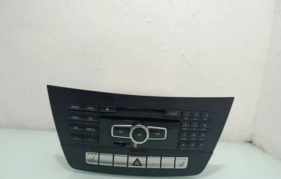 Mercedes-Benz C W204 Radio/CD/DVD/GPS head unit A1669027804