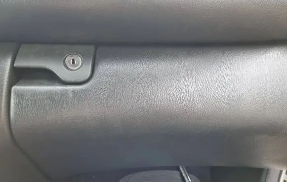 Mercedes-Benz C W203 Glove box