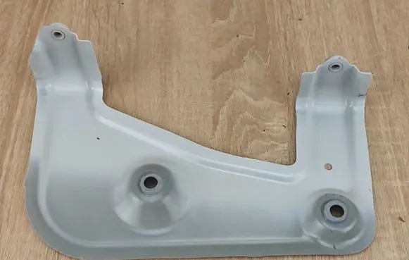 BMW X5 G05 Fender mounting bracket 7418219