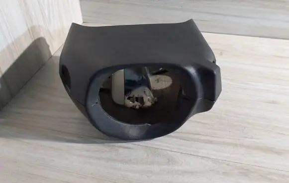 Steering wheel column trim