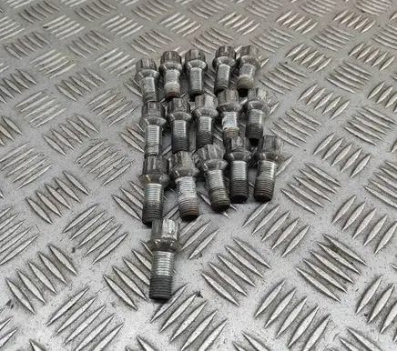 Volkswagen Polo VI Nuts/bolts WHT001812