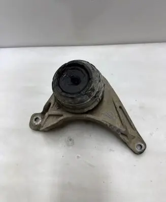 BMW 5 E39 Engine mounting bracket 1096080