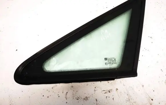 Opel Zafira A Front triangle window/glass 