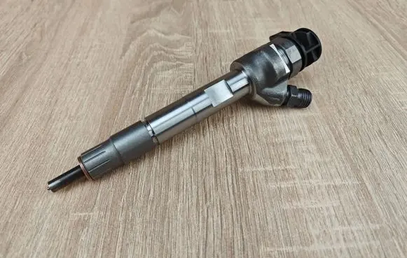 BMW 4 G22 G23 G24 G26 Fuel injector 8579236