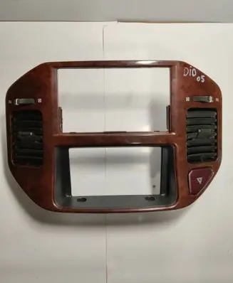 Mitsubishi Pajero Radio/GPS head unit trim MR456373 402666