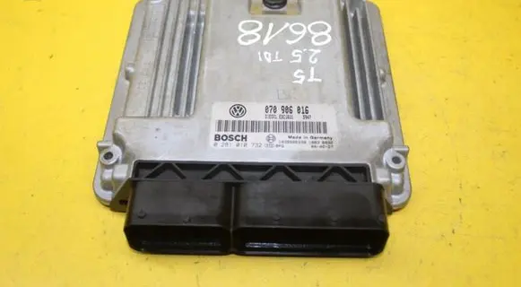 Volkswagen Multivan T5 Engine control unit/module ECU