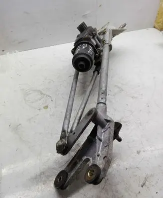 Nissan X-Trail T30 Front wiper linkage WM71