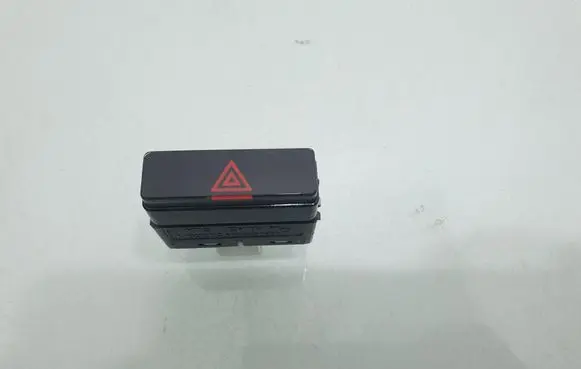Volkswagen PASSAT B8 Hazard light switch 3G0953509C