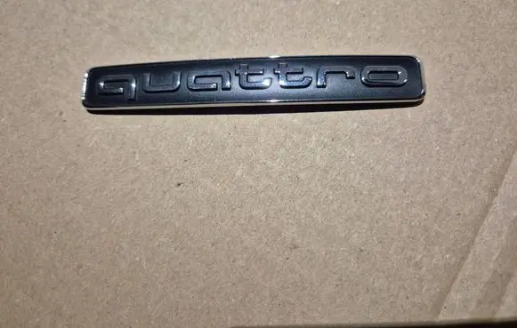 Audi e-tron Manufacturers badge/model letters 4M0853737