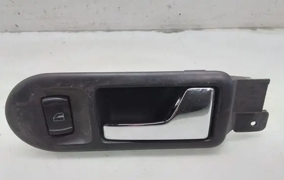 Volkswagen PASSAT B5 Front door interior handle 3B1837114
