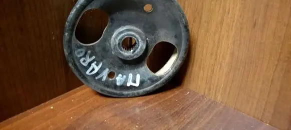 Nissan Navara Power steering pump pulley 