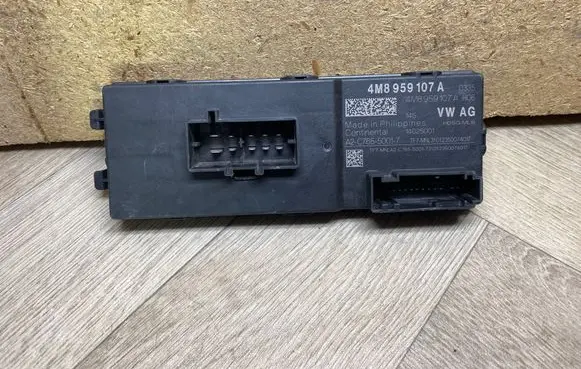 Audi Q7 4M Central body control module 4M8959107A